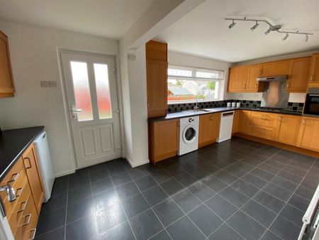 3 bedroom terraced house to rent - Photo 5