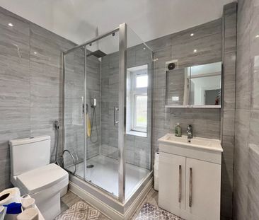 Room in a Shared House, Kingsholm Gardens, SE9 - Photo 6