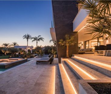 6 bedroom luxury Villa for rent in The Golden Mile, Spain - Photo 1