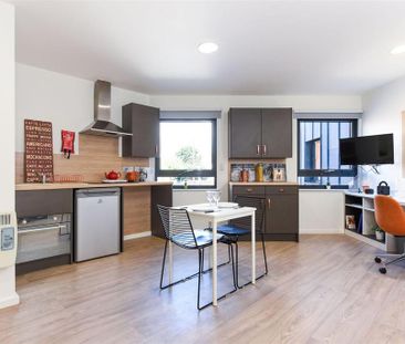 Studio to rent - Photo 6