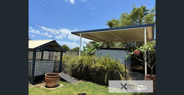 Renovated family home with secure space for 5 vehicles/toys - Photo 1