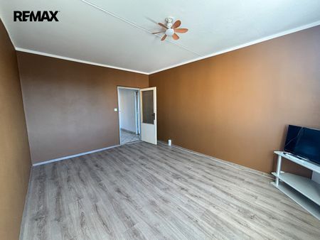 Pronájem bytu 2+1 60 m² - Fotografie 3
