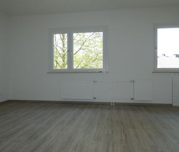 *** Wir modernisieren für Sie! Charmante Single-Wohnung mit Duschba... - Photo 1