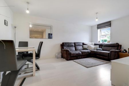 2 bedroom end of terrace house to rent - Photo 2