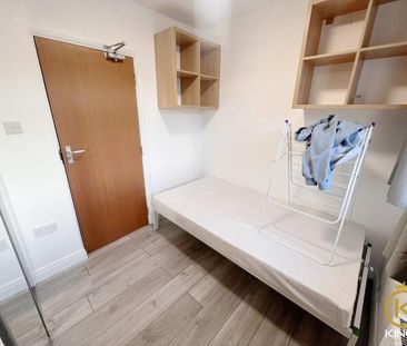 5 bedroom semi-detached house to rent - Photo 4