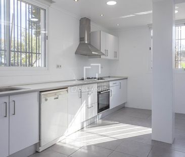 5 Bedroom house / villa for rent in La Cañada, Valencia - Photo 4