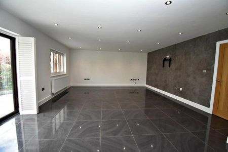 4 bedroom house to rent The Street, Black Notley, Braintree, CM77 - Photo 2