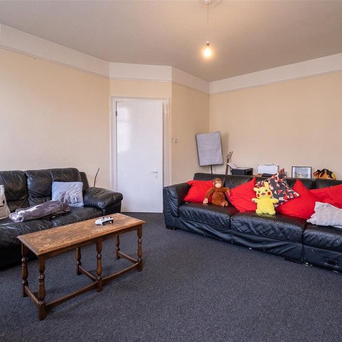 3 bedroom flat to rent - Photo 1