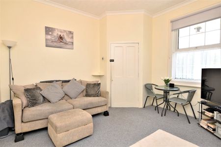 Ash Court, Thorpe Green, Campfield Road, Shoeburyness, SS3 9FA - Photo 2