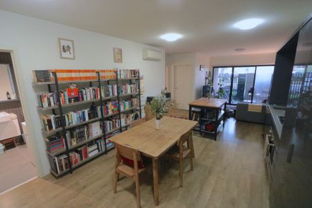 A Parkville Apartment to Remember - Photo 3