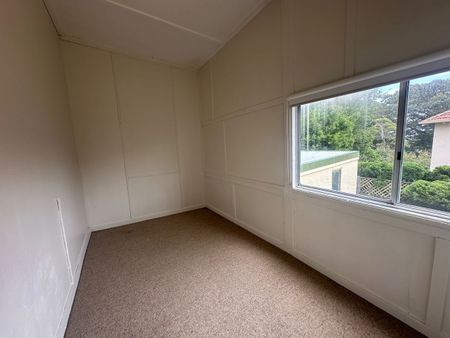 Three Bedroom Unit in Central Randwick Location - Photo 2