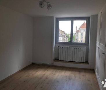A LOUER T2 REFAIT A NEUF A DOLE (39100) - Photo 2