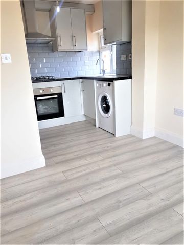 Central Avenue, Greater London, UB3 - Photo 5