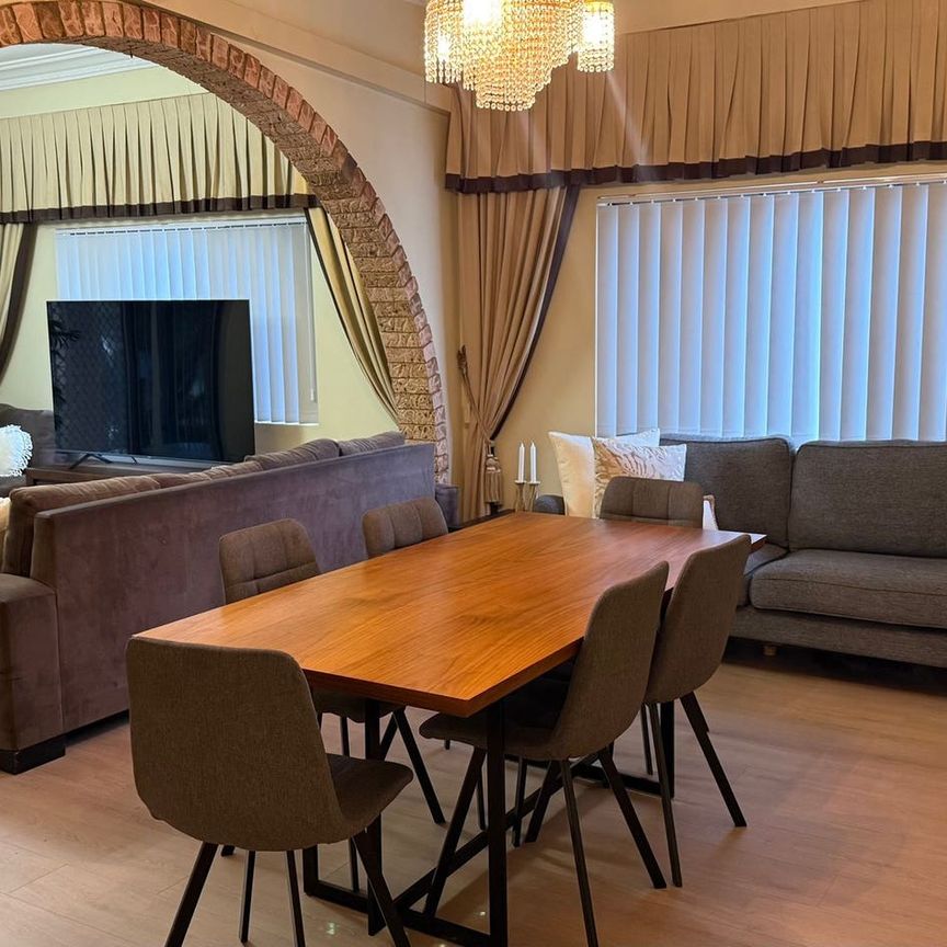 Renovated Common home - All Bills Included - Photo 1