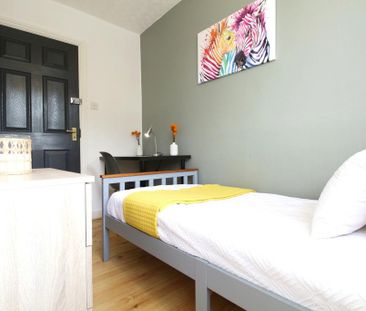1 bedroom in a house share to rent - Photo 5