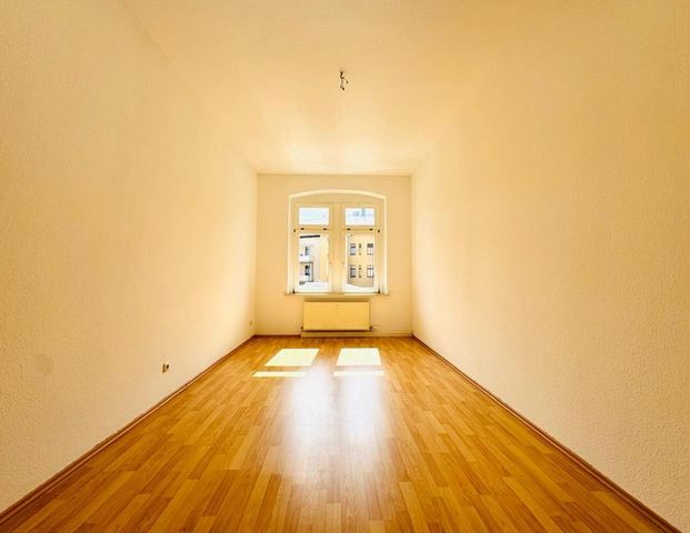 attraktive 2 Raum Wohnung mit Balkon +++TOP+++ in bester Lage in Altenburg - Photo 1