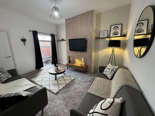 1 bedroom in a house share to rent - Photo 1