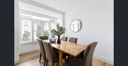 The Epitome of Luxurious Port Melbourne Living - Photo 2