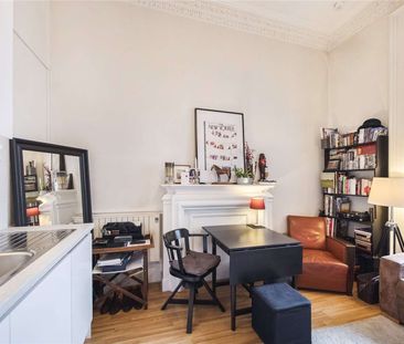 A raised ground floor studio room on Cranley Gardens with its own k... - Photo 2