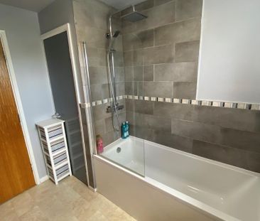 3 bedroom apartment to rent - Photo 2