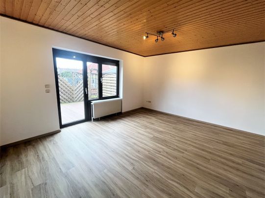 Charmante 2-Zimmer-Einliegerwohnung mit Terrasse und Einbauküche - Photo 1
