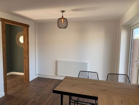 Maple Close - Photo 3