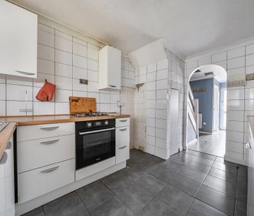 3 bedroom terraced house to rent - Photo 3