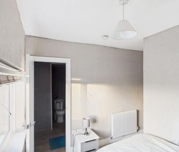 4 bedroom house of multiple occupation to rent - Photo 4