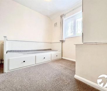 3 bedroom end of terrace house to rent - Photo 5