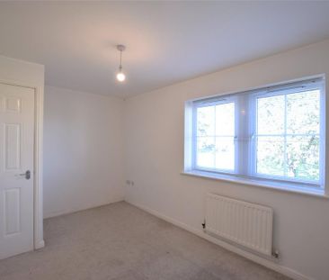 3 bedroom end of terrace house to rent - Photo 1