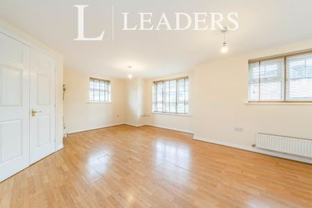 1 bedroom flat to rent - Photo 2