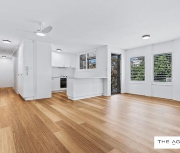 Fully Renovated 2 bedroom Unit Across From Kirra Beach - Photo 5