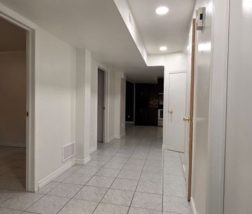 For Lease - 8 WATERFALL Road, Vaughan, Ontario - Photo 4