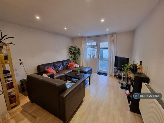 2 bedroom terraced house to rent - Photo 1