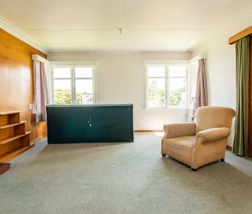 3 Bedroom Rental in the City Centre - Photo 2