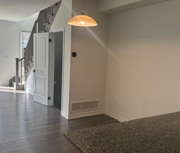 For Lease - 80 Keppel Circle, Brampton, Ontario - Photo 6