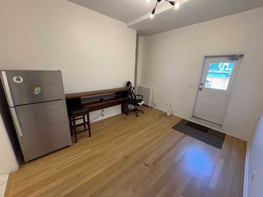 For Lease - 756 Queen Street Unit# B, Toronto, Ontario - Photo 1