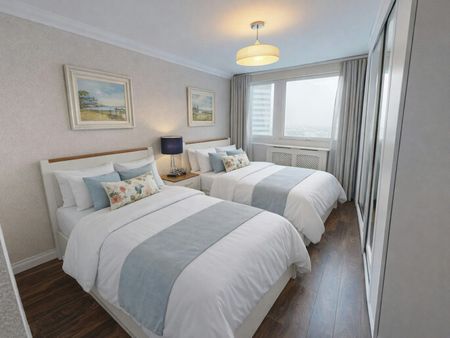 Flat to rent on - Photo 2