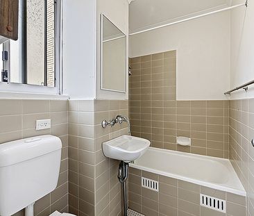 Charming 1-Bedroom Unit in Convenient Leichhardt Location - Photo 6