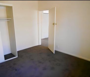 2 Bed, 1 Bath - Photo 2