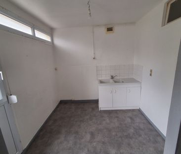 Location - Appartement T3 - 51 m² - Grand-Charmont - Photo 4