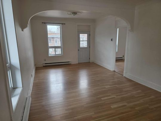 Grand 5 1/2 à louer - Photo 1