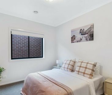 23 Fox Walk, Truganina VIC, Belconnen - Photo 4