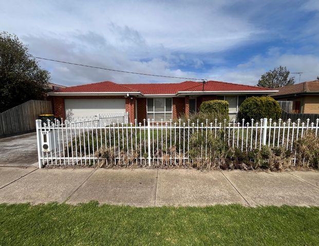 325 Heaths Road, 3030, Werribee Vic - Photo 1