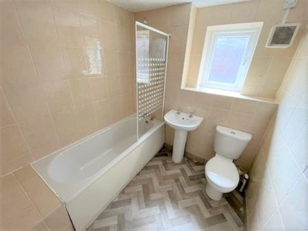 Waterloo Road, Preston - Photo 4