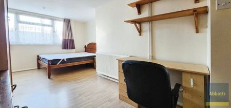 Room 2, Rosalind Close, Colchester - Photo 3