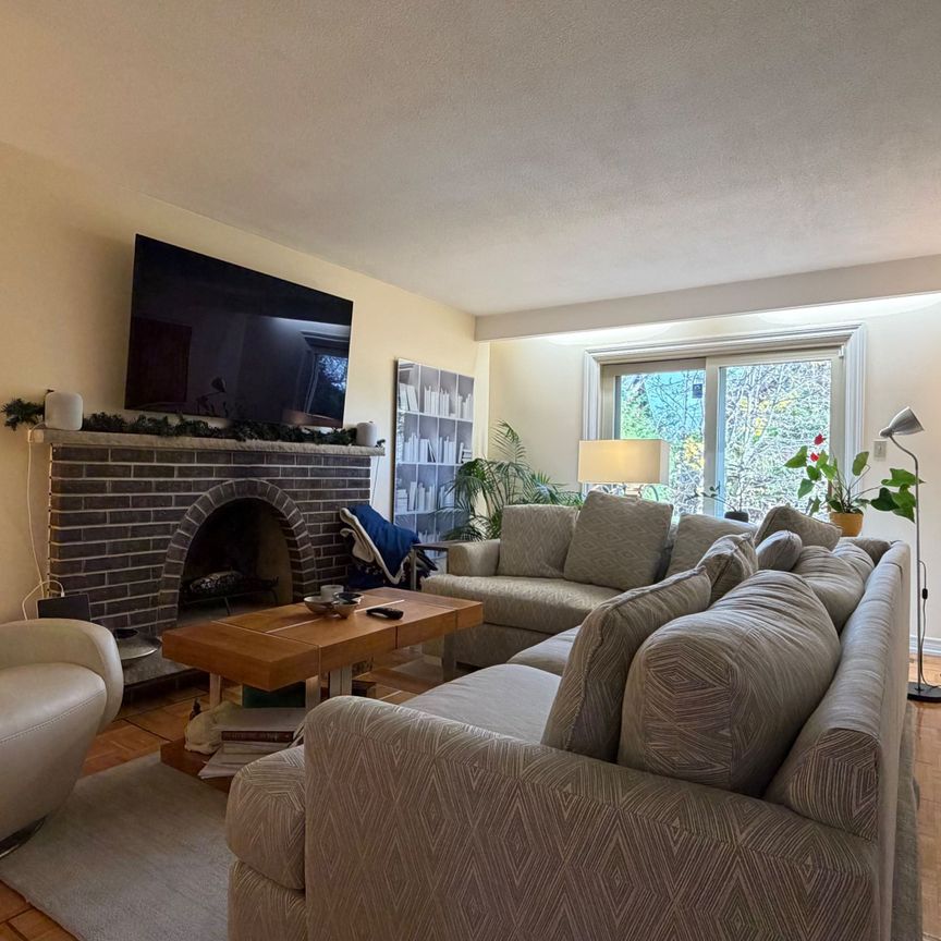 For Lease - 5 Apollo Drive, Toronto, Ontario - Photo 1