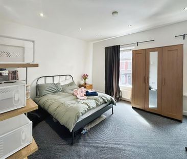 4 bedroom terraced house to rent - Photo 2