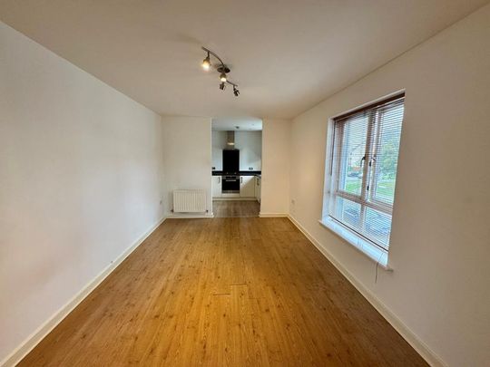 2 bedroom coach house to rent - Photo 1