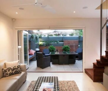 Superbly renovated FULLY FURNISHED - Photo 5